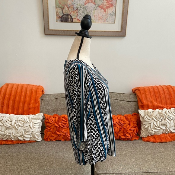 ❣️Alfani Asymmetrical Hem Top❣️ - Picture 5 of 8